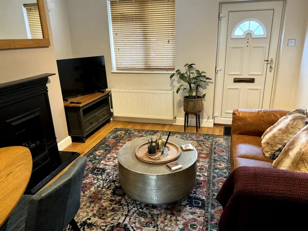 0a0111ee-13b3-4705-94eb-edf084bcd48e-1